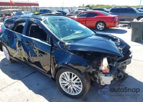 2017 Ford Focus Titanium из США, поврежденный, VIN 1FADP3N25HL309892